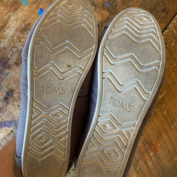 Toms - Picture 5 of 5
